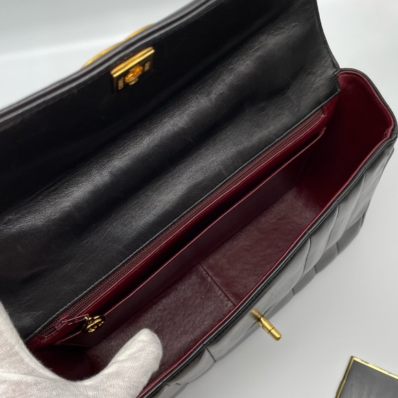 Chanel - Picture 8 of 16